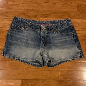 Silver Jeans Vintage Faded Blue Denim Shorts Size 29